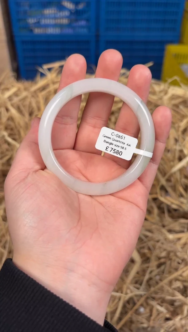 未镶嵌手镯石英质玉C0651