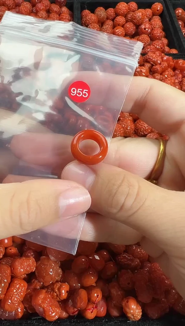 颈饰未镶嵌南红玛瑙1