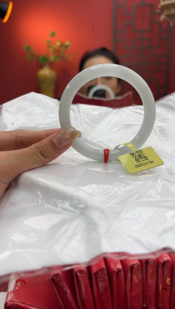 未镶嵌手镯（圆镯）翡翠翡翠手镯2