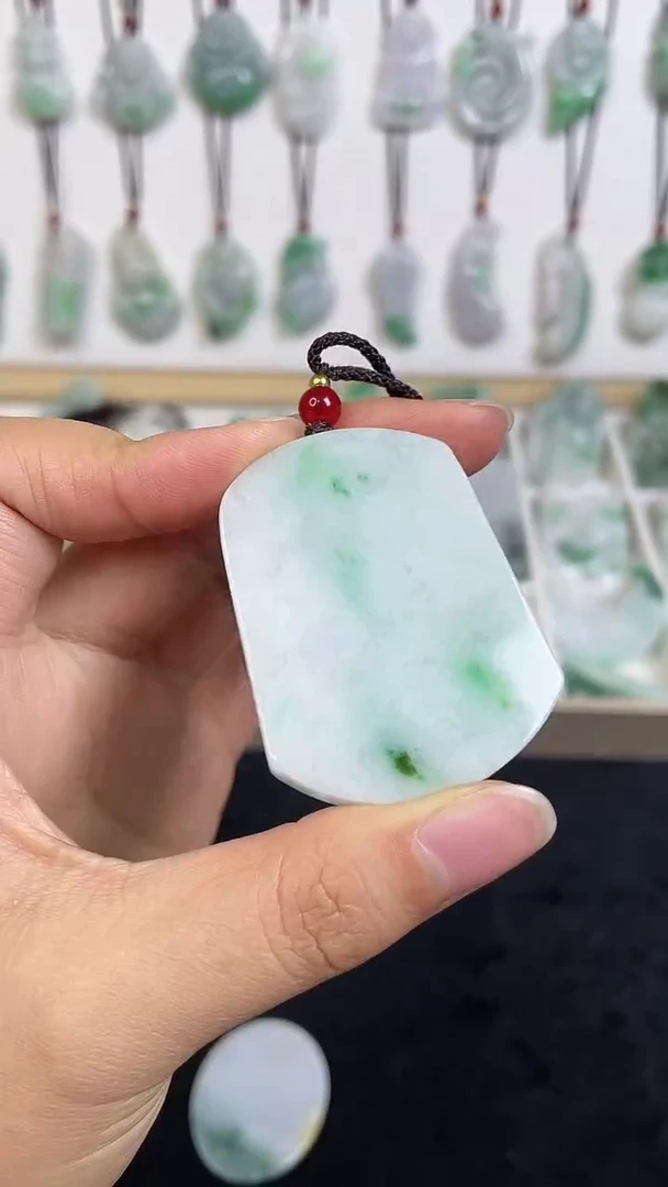 颈饰未镶嵌翡翠1
