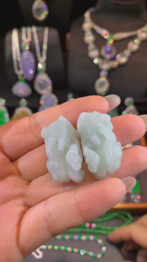 颈饰未镶嵌翡翠吊坠
