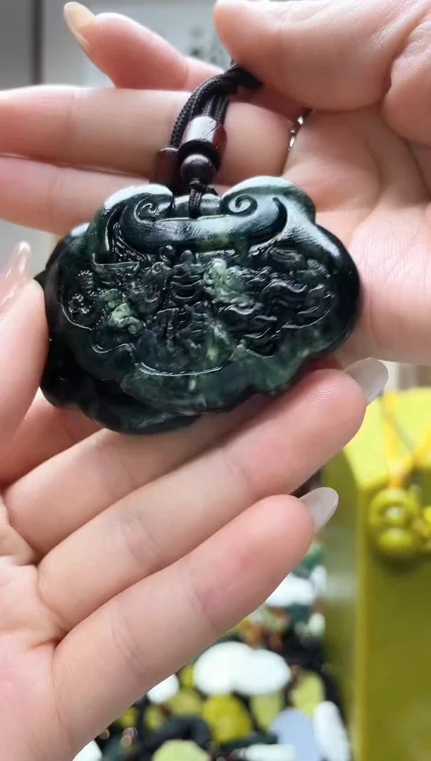 未镶嵌岫玉吊坠·