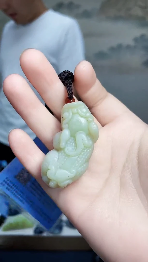 和田玉未镶嵌颈饰1