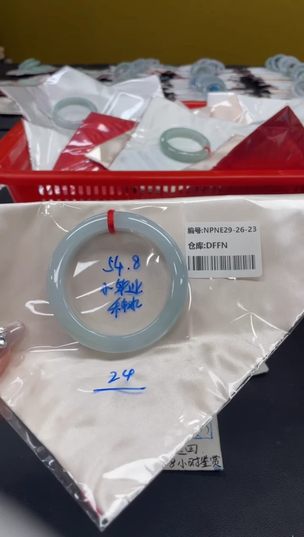 未镶嵌手镯翡翠翡翠手镯