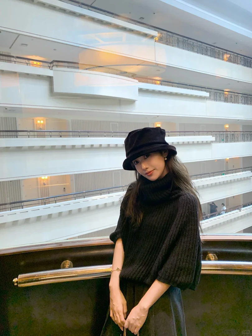 秋季穿搭一整套女氛围感打底衫斗篷毛衣搭配半身裙气质三件套装女