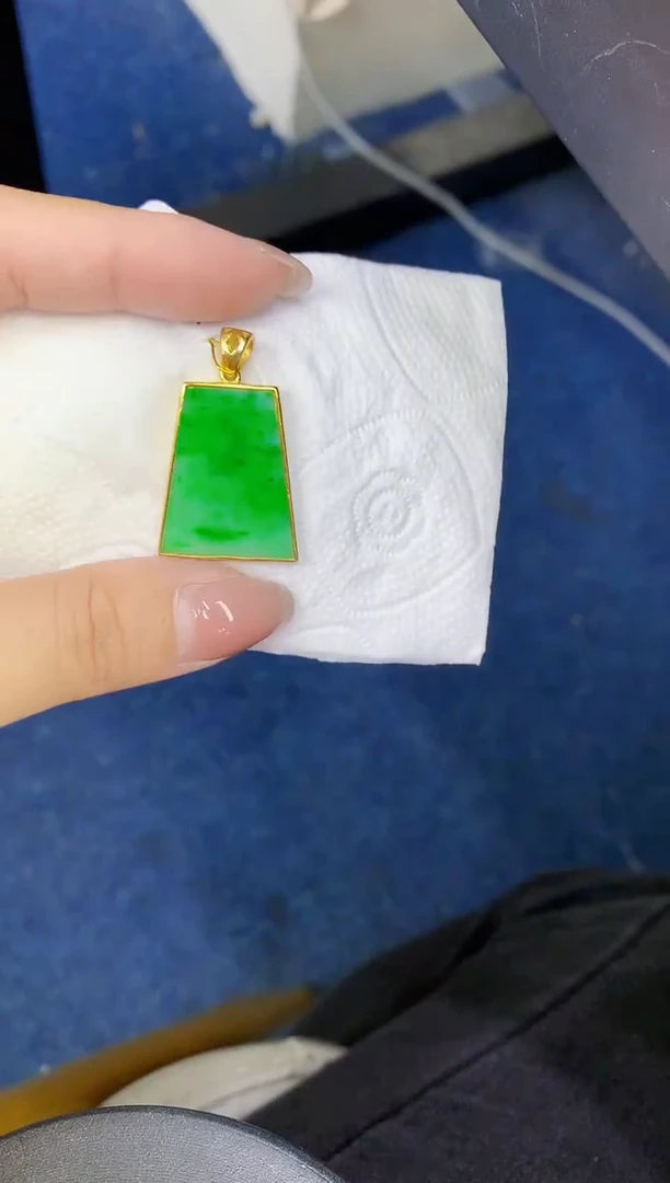 颈饰未镶嵌翡翠缅甸天然翡翠a货