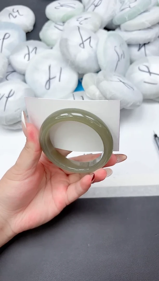 未镶嵌手镯石英质玉275-55.4