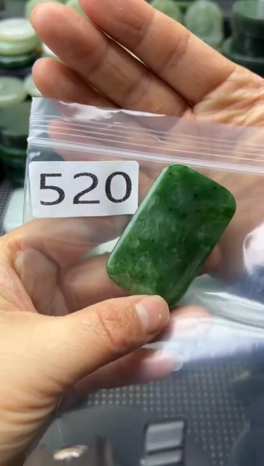 未镶嵌和田玉珠宝半成品牌子