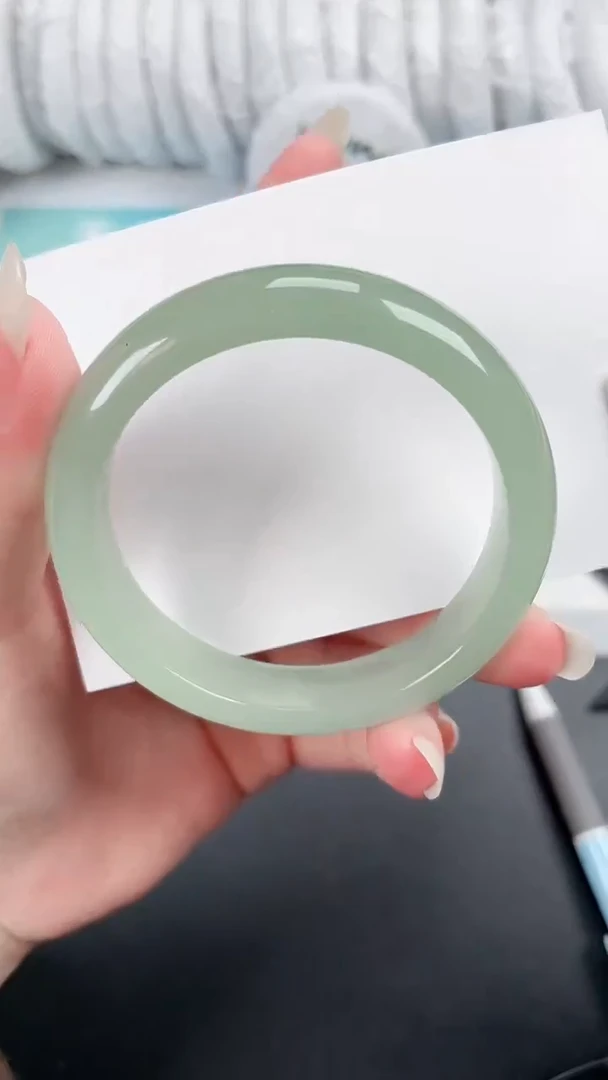 【闪购商品】石英质玉手镯未镶嵌148-53.5