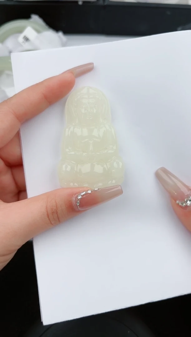 【闪购商品】石英质玉颈饰合金85微色差T