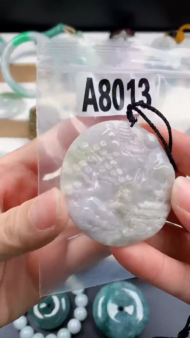 颈饰未镶嵌翡翠天然翡翠吊坠挂件