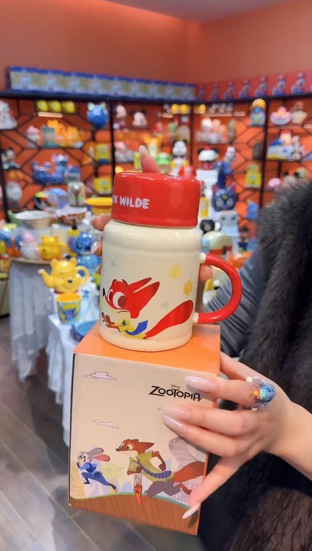 瓷片@@疯狂动物城狐尼克陶瓷带盖圆柱杯