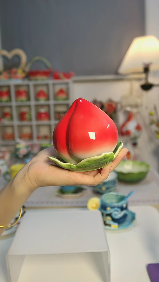 陶瓷红色寿桃牙签罐