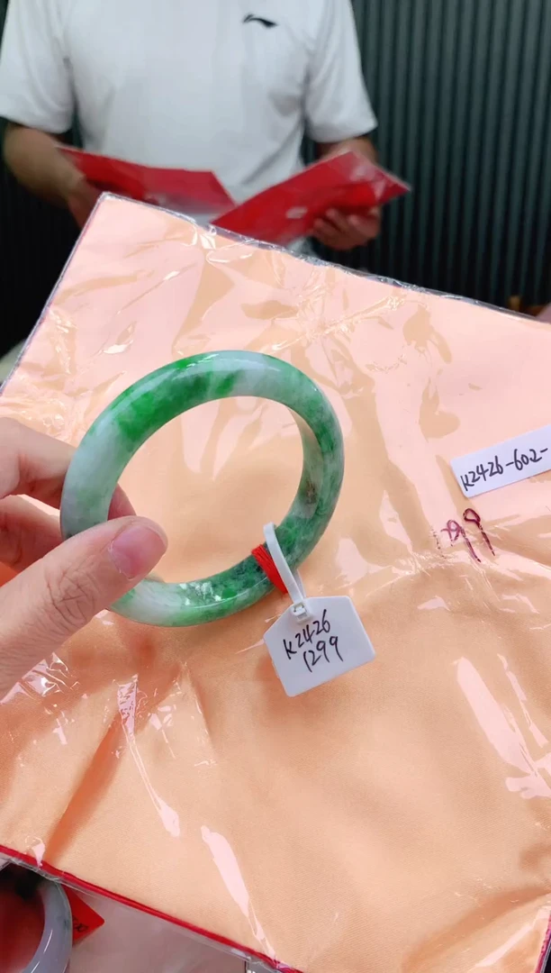 未镶嵌手镯翡翠60