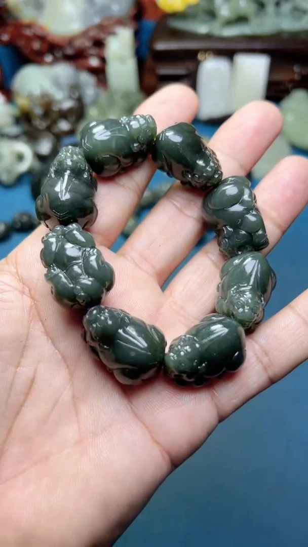 未镶嵌和田玉把件-