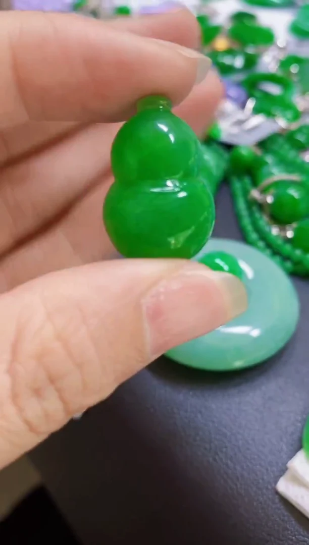 颈饰未镶嵌翡翠葫芦