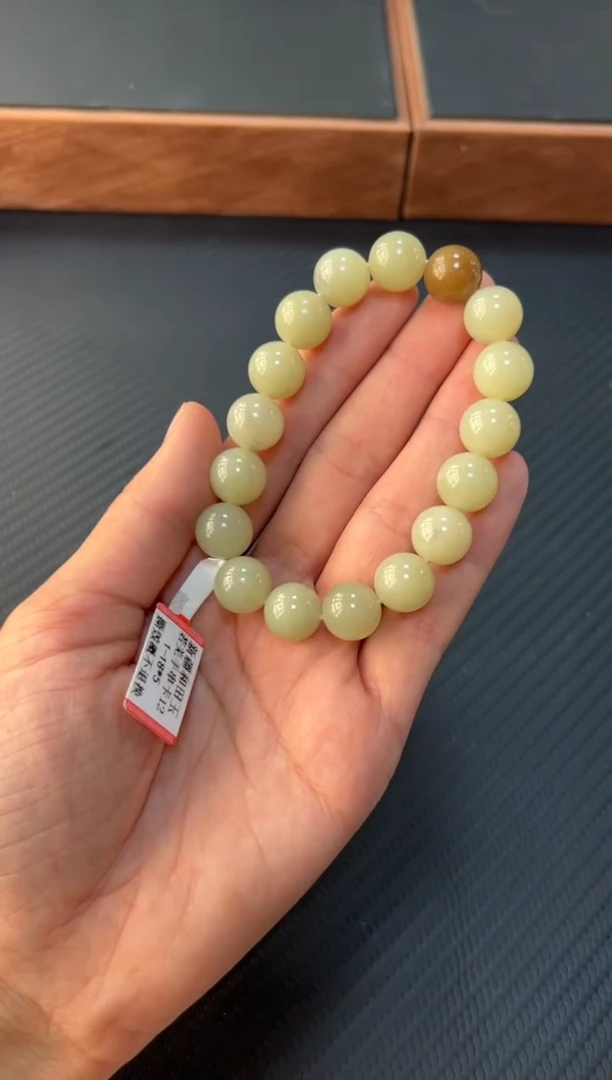 未镶嵌和田玉手串若羌微色差卡12