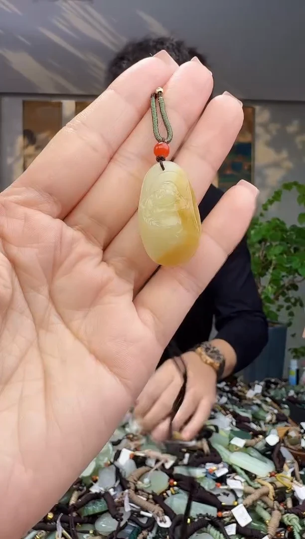 未镶嵌和田玉挂件拍一发一