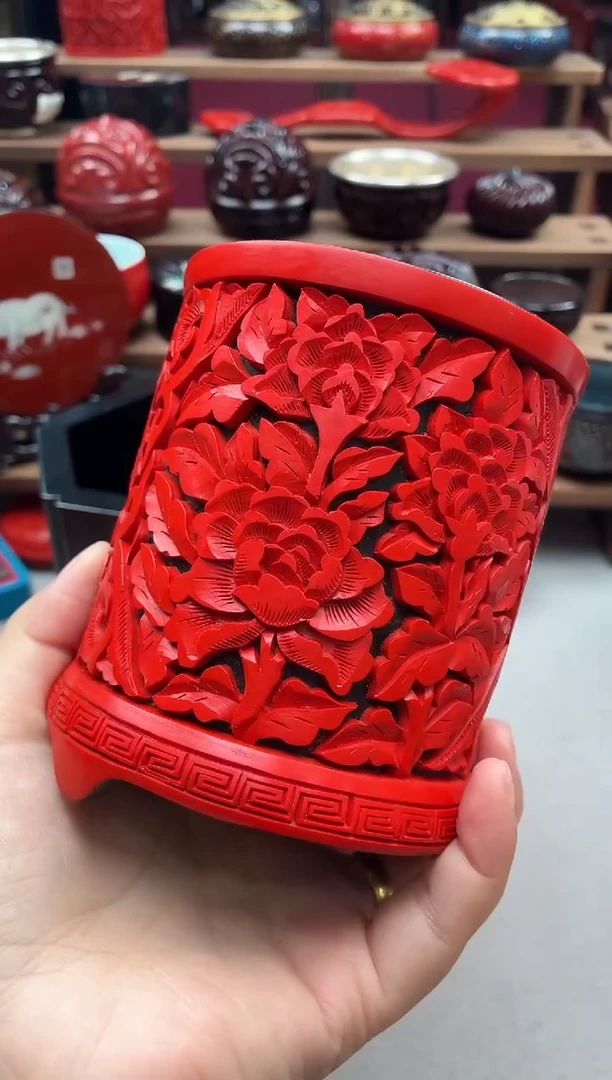 扬州漆器 手工雕漆笔筒
