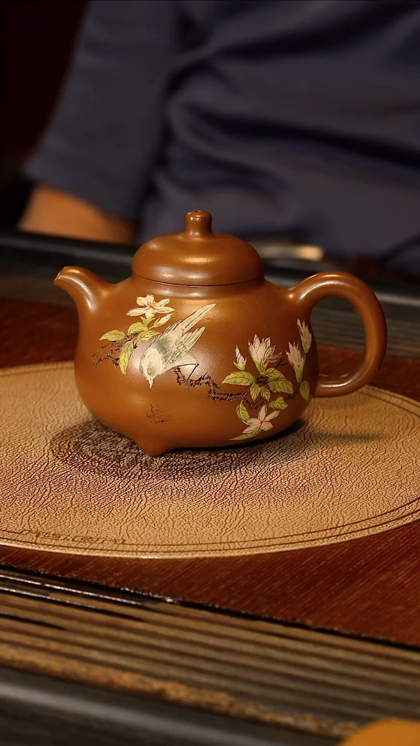 宜兴紫砂WPR 青玉段 乳鼎