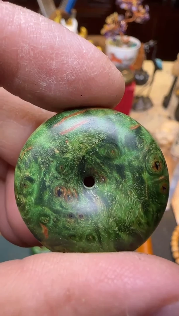 【闪购商品】维腊木（绿檀）无事牌变异瘤平安扣一个25mm