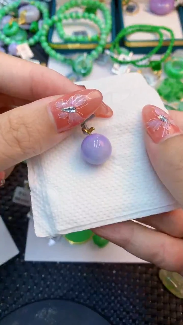 颈饰18K金镶嵌翡翠1