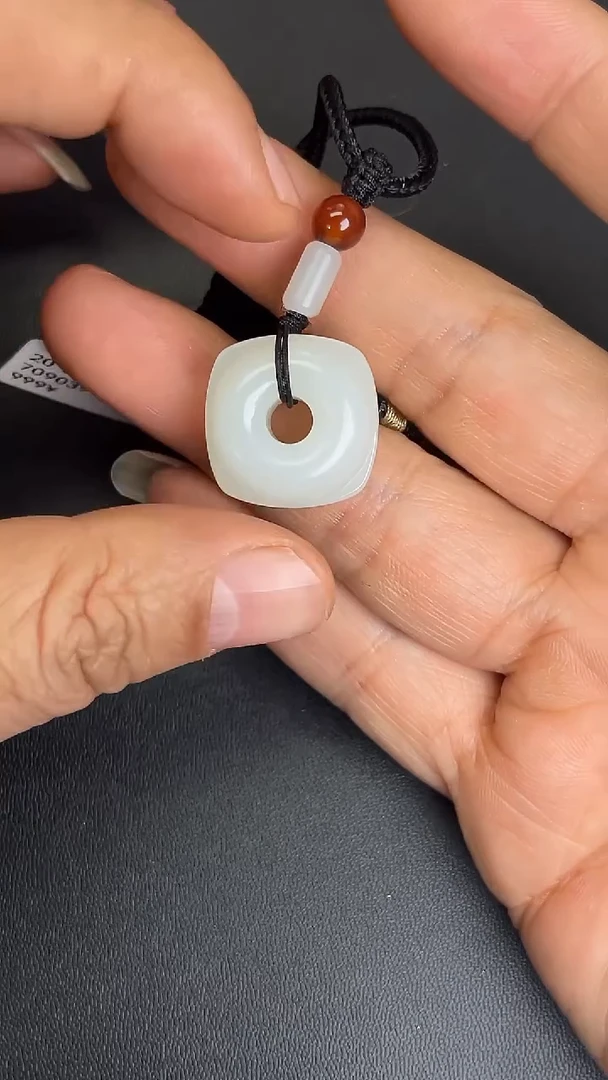 颈饰未镶嵌和田玉709039#新疆白玉方圆平安扣小玉琮