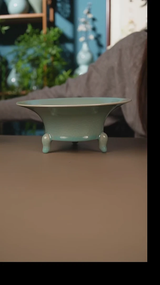 仿古三足炉微暇