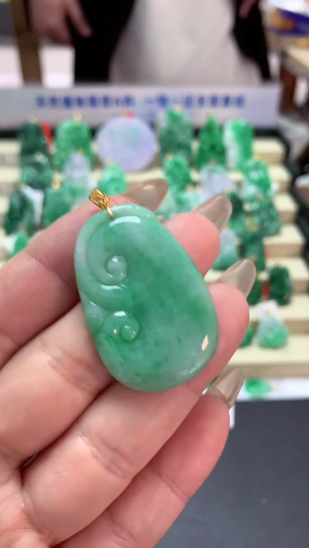 【闪购商品】翡翠吊坠(不含链)18K金镶嵌挂件