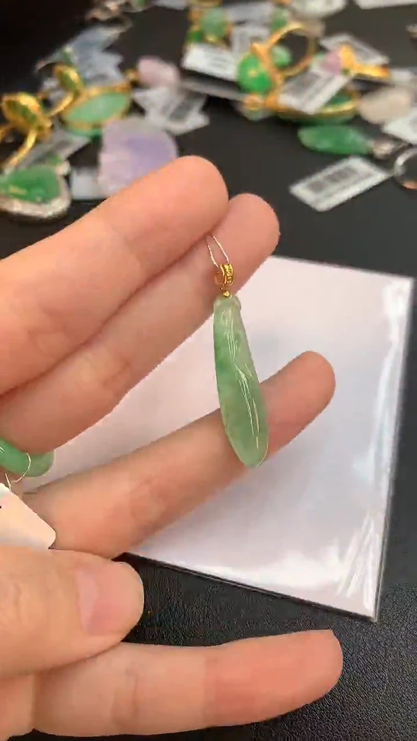 【闪购商品】翡翠颈饰18K金镶嵌赠礼盒证书  敏