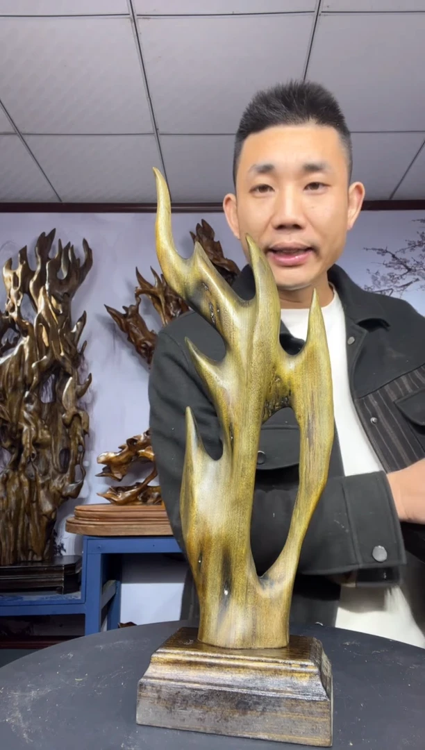 金丝楠木雕款大**国金丝楠木工艺品摆件