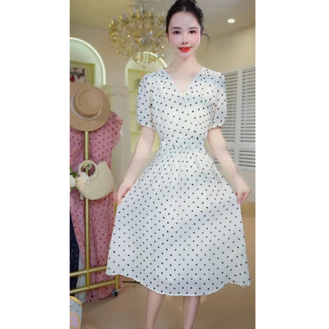 【赠送运费险】2025年V领连衣裙女收腰显瘦中长款黑色波点裙子Q2703