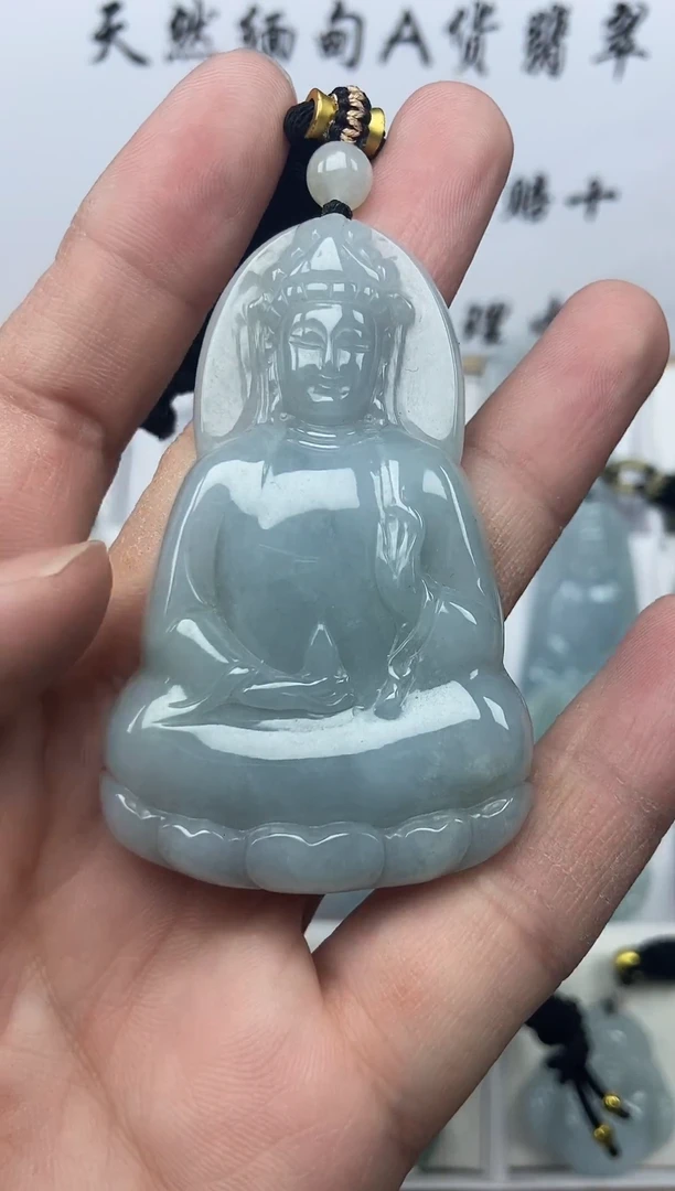 颈饰未镶嵌翡翠素衣观音