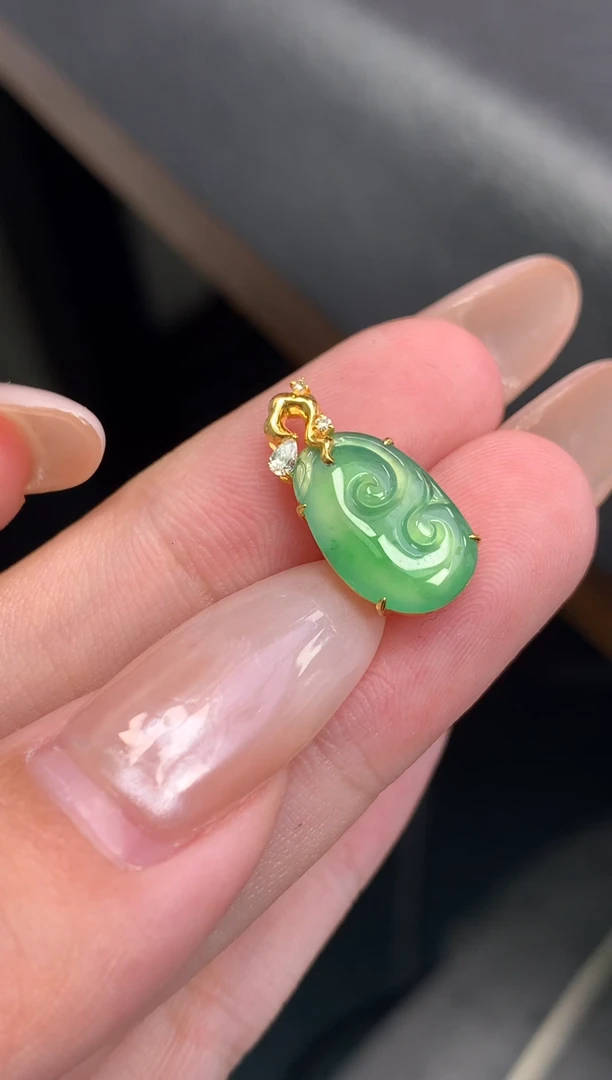 颈饰18K金镶嵌翡翠不退不换 无鉴赏期