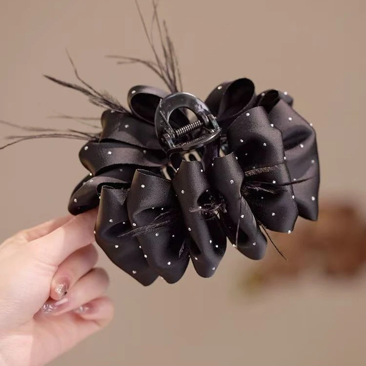 云朵泡泡高级感抓夹大号黑色羽毛立体布艺发夹b