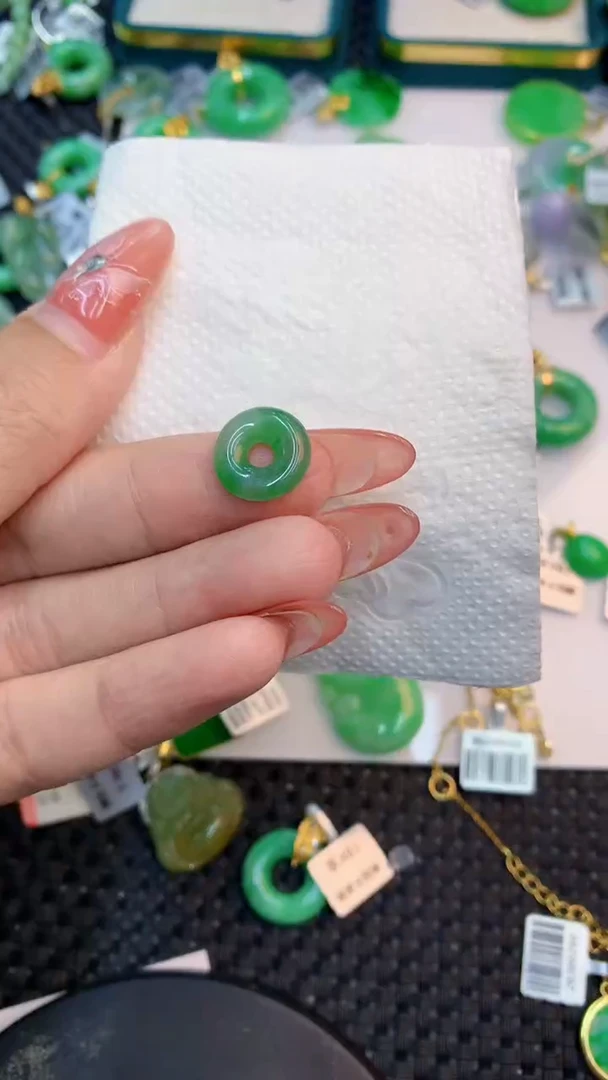 颈饰未镶嵌翡翠1