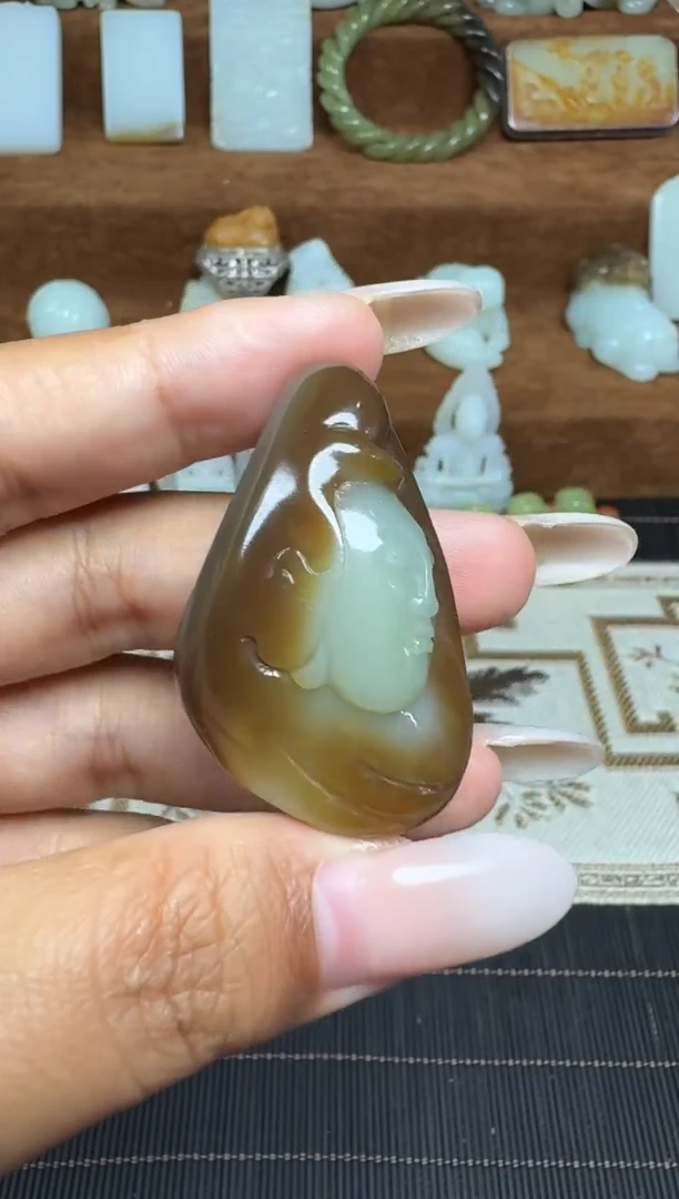 颈饰未镶嵌和田玉1