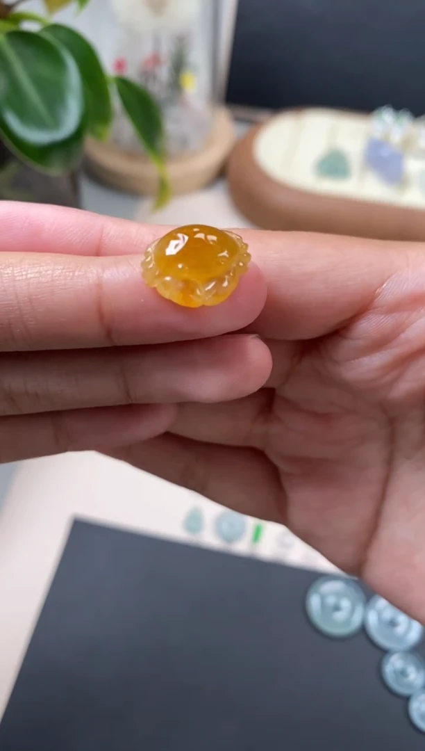 【闪购商品】翡翠颈饰未镶嵌翡翠冰黄裸石