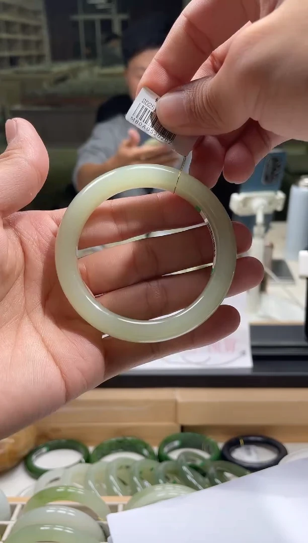 未镶嵌手镯和田玉55圈口 0202