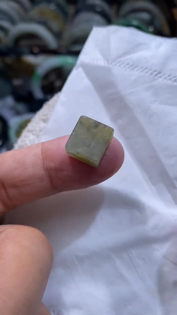 未镶嵌定制翡翠毛货