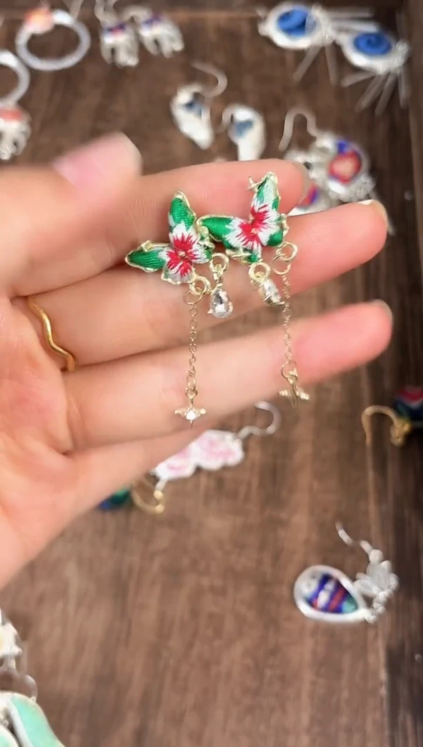 织绣民族风非遗老绣饰品158