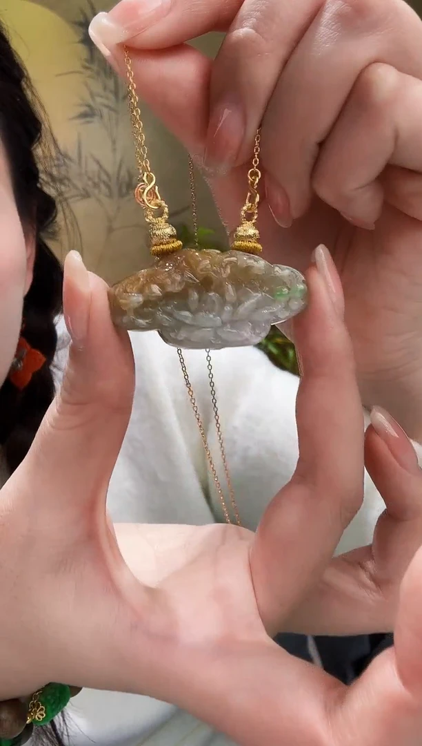 颈饰未镶嵌翡翠吊坠