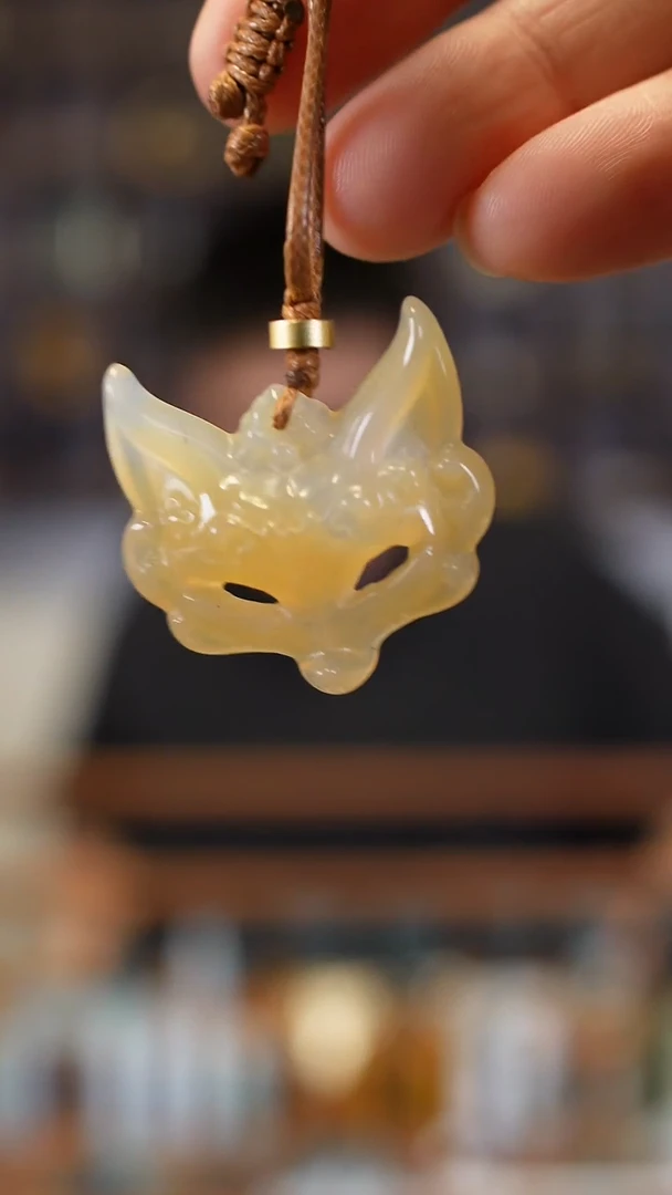 未镶嵌颈饰玛瑙/玉髓玛瑙吊坠-狐狸面具