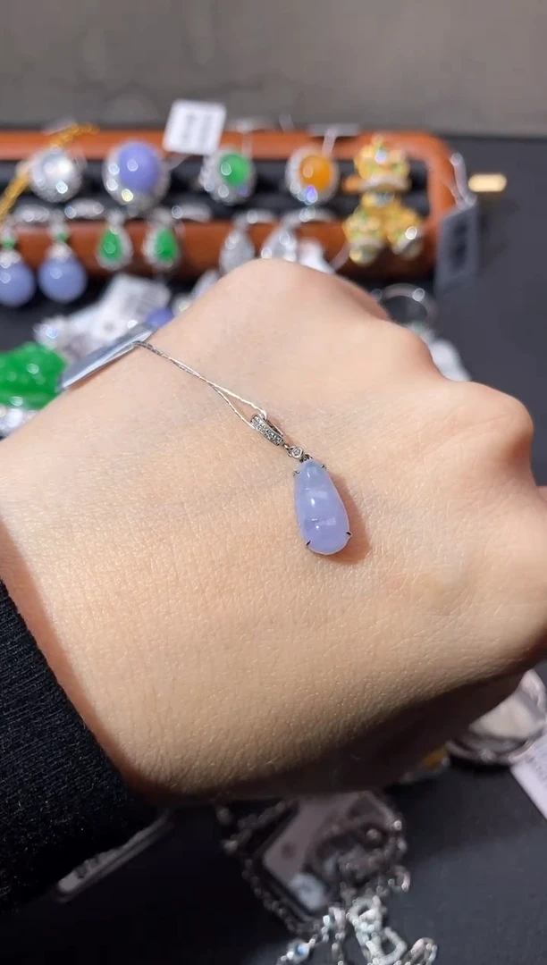 【闪购商品】翡翠吊坠(不含链)18K金镶嵌吊坠