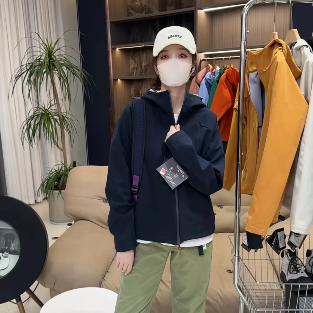 高透气！防风防泼水！情侣款连帽软壳冲锋衣休闲运动夹克外套