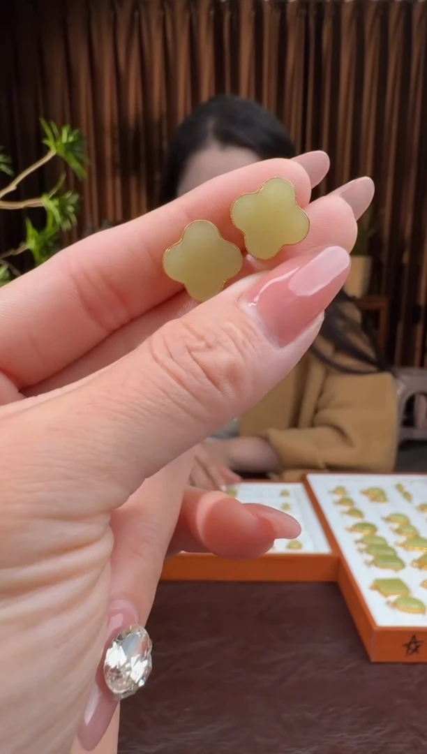 颈饰18K金镶嵌和田玉67冰冰11.29多样性拍一发一