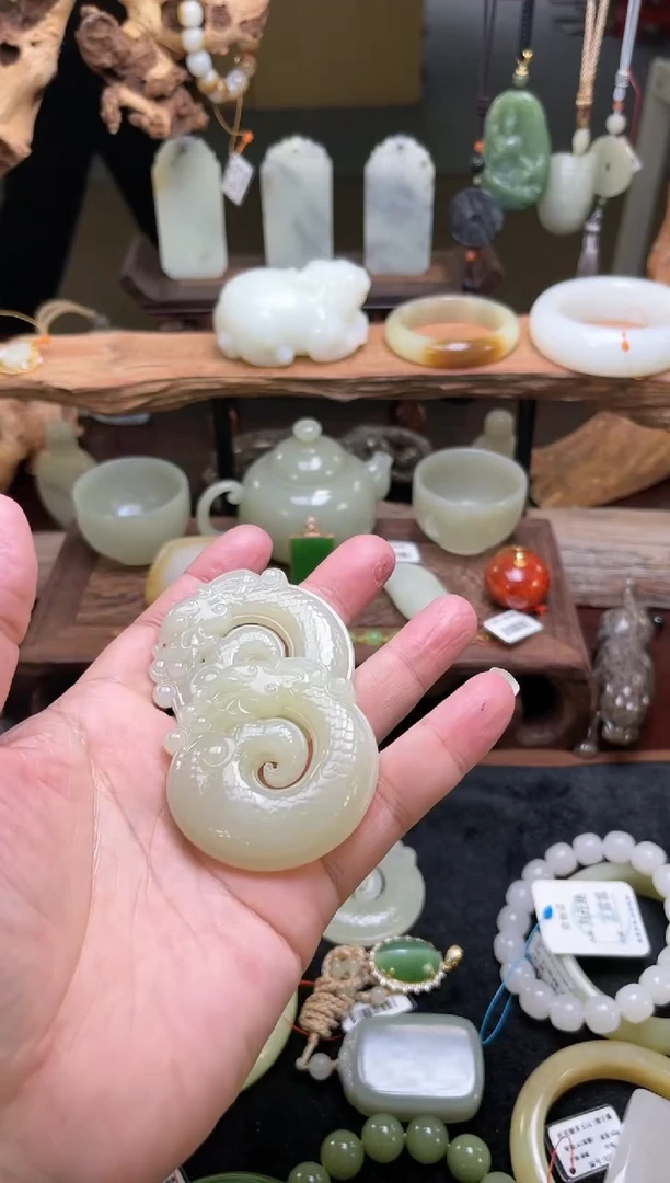 【闪购商品】和田玉吊坠未镶嵌D且末青白 鱼化龙 多样性发一