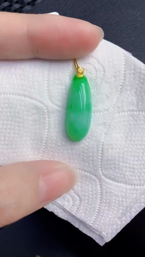 颈饰18K金镶嵌翡翠天然翡翠缅甸A货