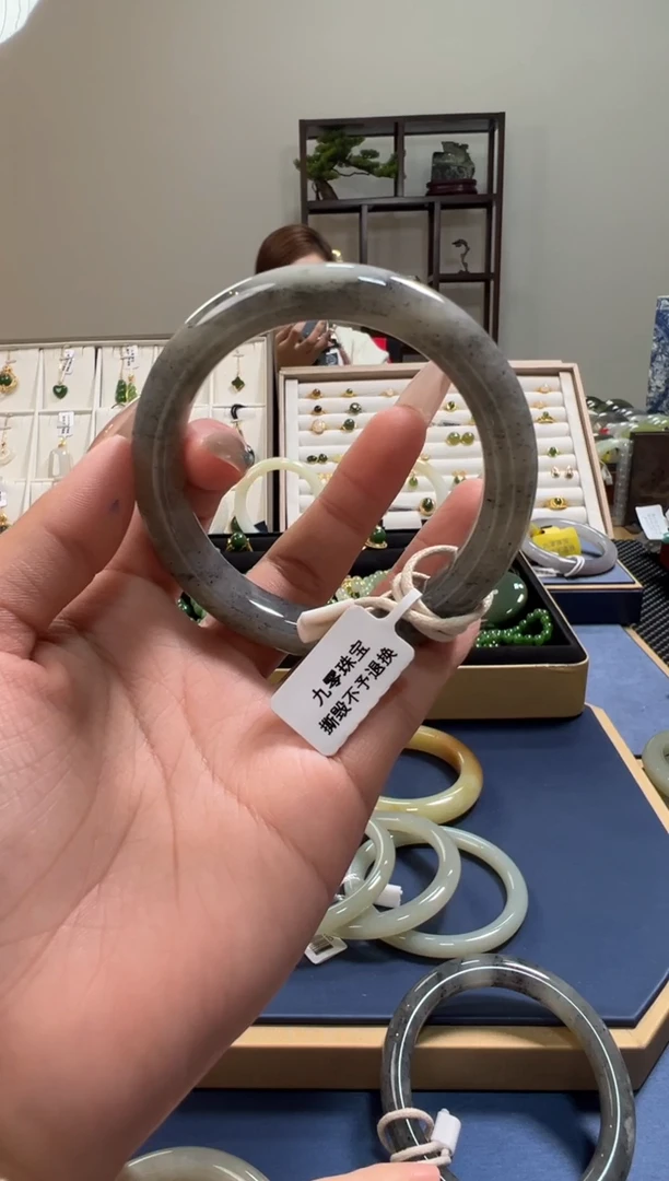 未镶嵌手镯和田玉A0046-56