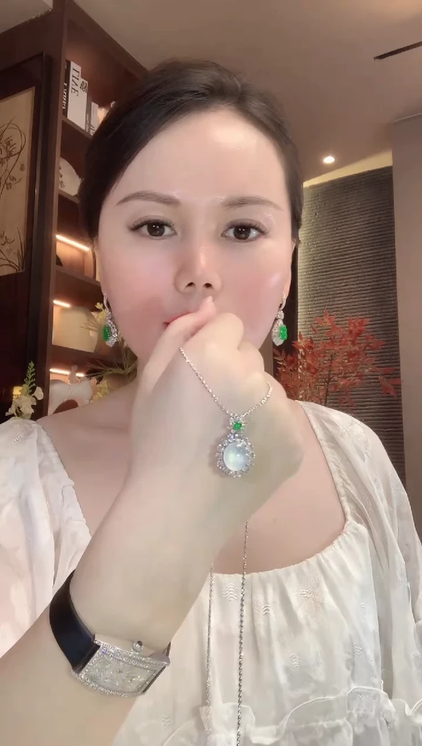 吊坠(不含链)18K金镶嵌翡翠C86